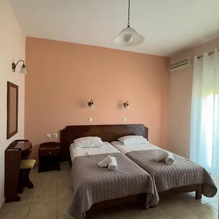 Tsipos Aparthotel 3*